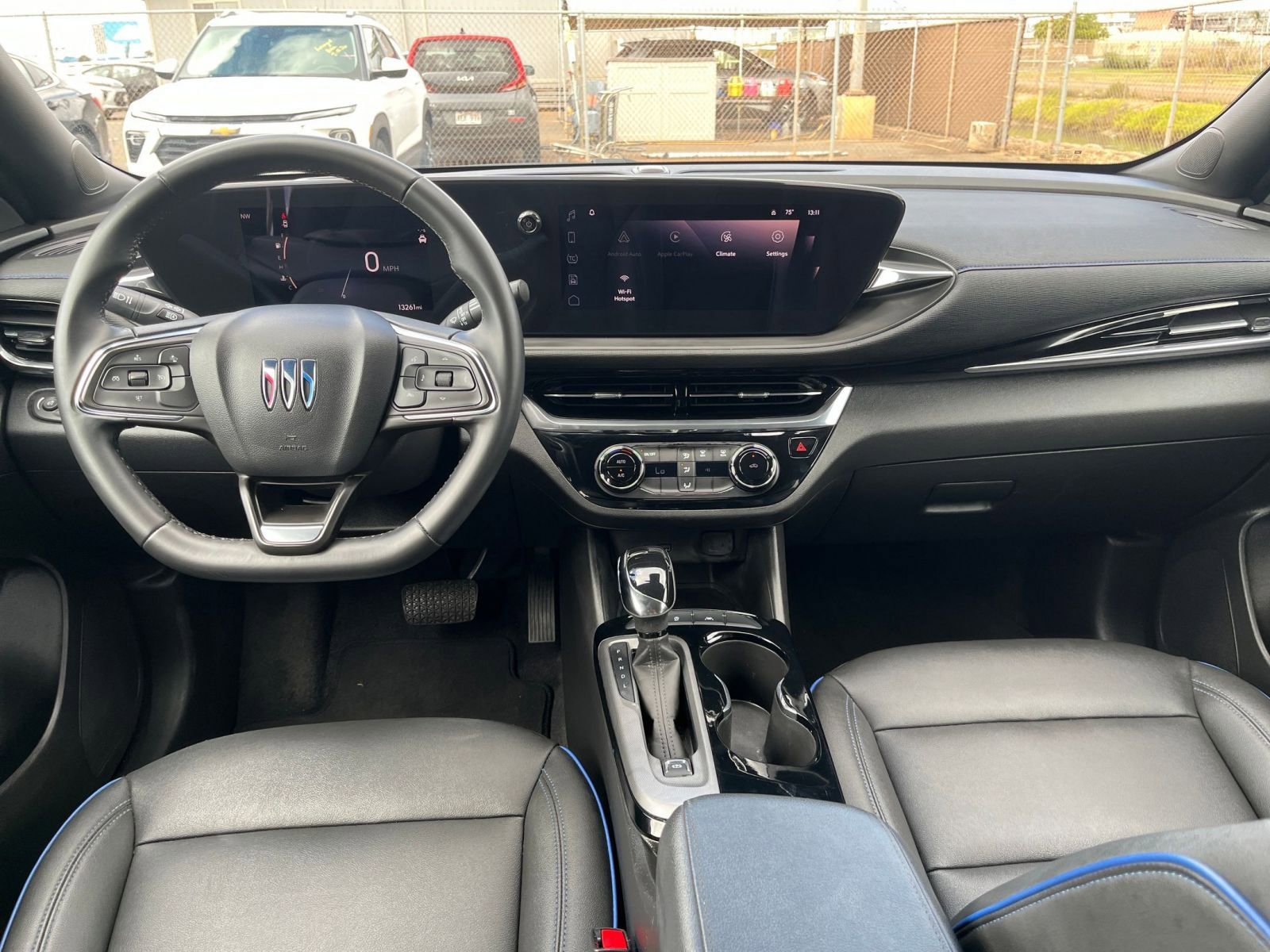 Used 2025 Buick Envista Sport Touring image 32