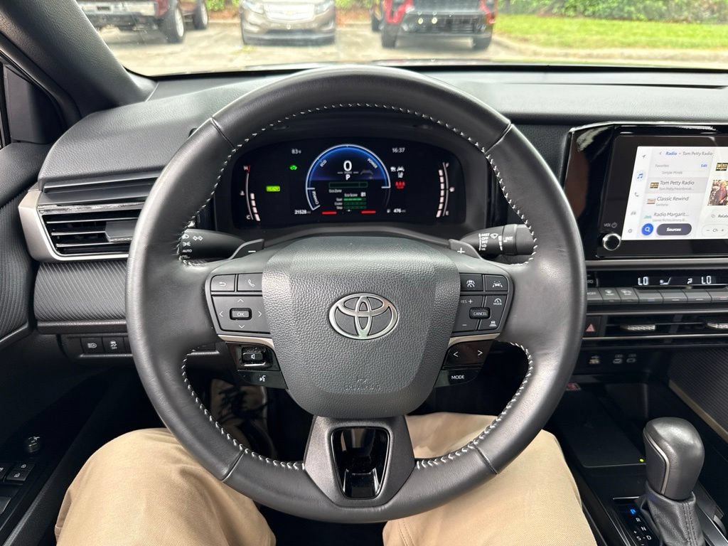 Used 2025 Toyota Camry SE FWD image 51