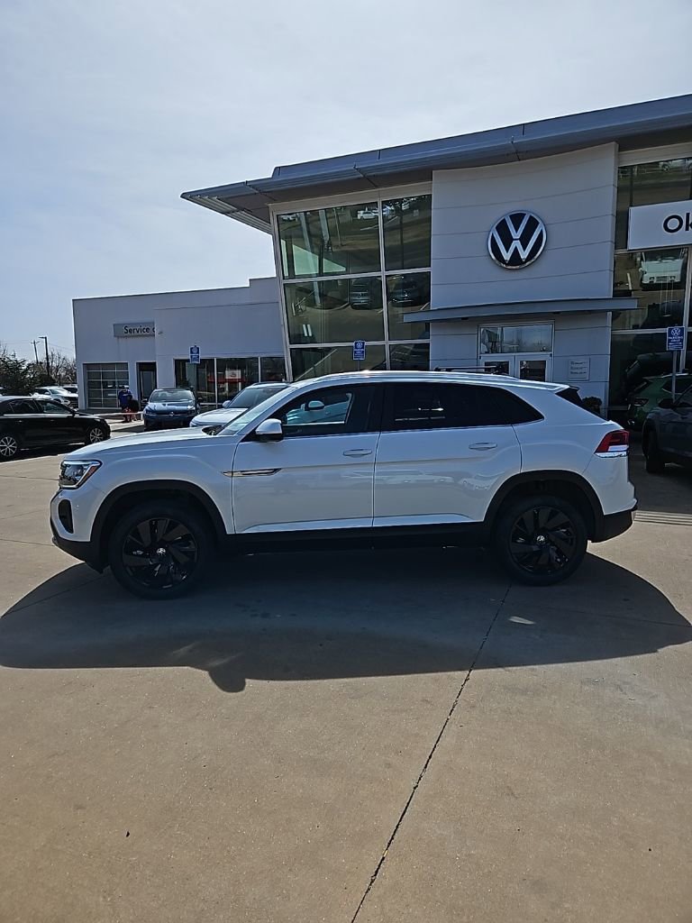 New 2026 Volkswagen Atlas Cross Sport SE image 8