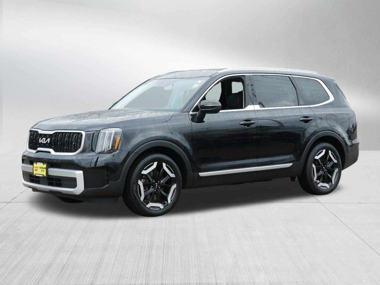 Certified 2024 Kia Telluride EX w/ EX Captain's Chair Package image 3