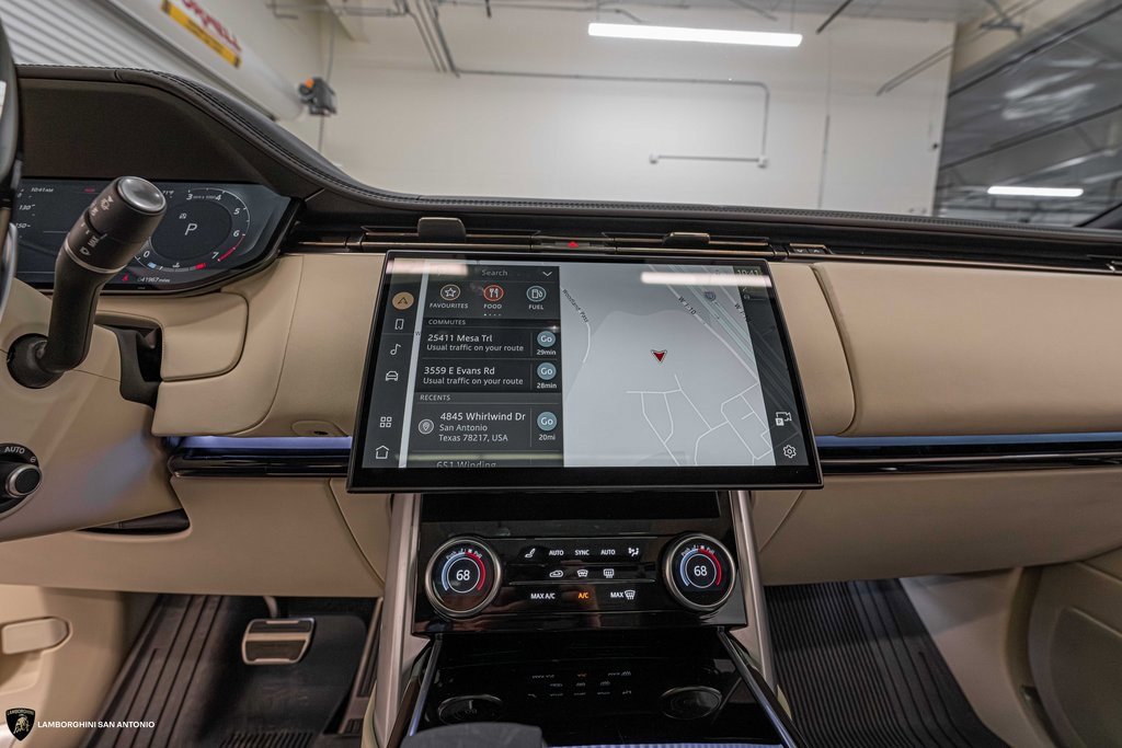 Used 2023 Land Rover Range Rover Long Wheelbase SE image 37