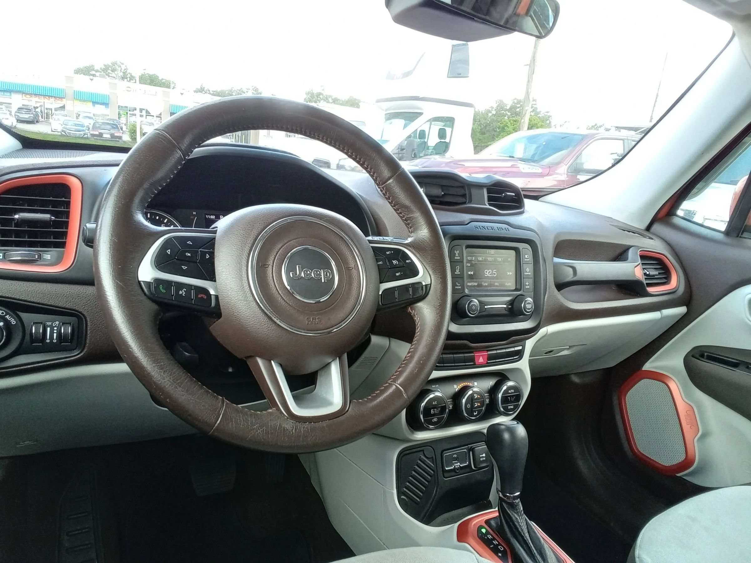 Used 2015 Jeep Renegade Latitude w/ Popular Equipment Group FWD image 16