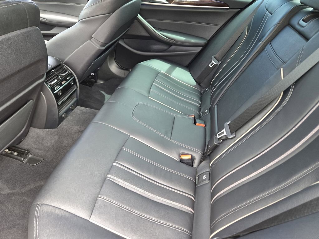 Used 2019 BMW 530i xDrive AWD/4WD image 40