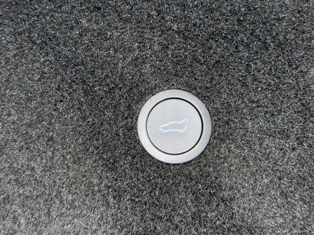 Used 2024 Tesla Model S AWD/4WD image 18