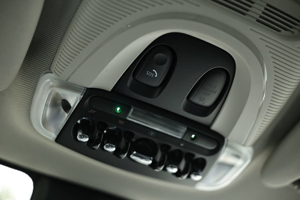 Used 2024 MINI Cooper 2-Door Hardtop FWD image 39