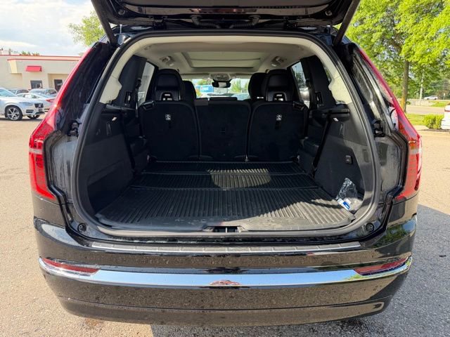Used 2026 Volvo XC90 B6 Plus w/ Protection Package Premier AWD/4WD image 13