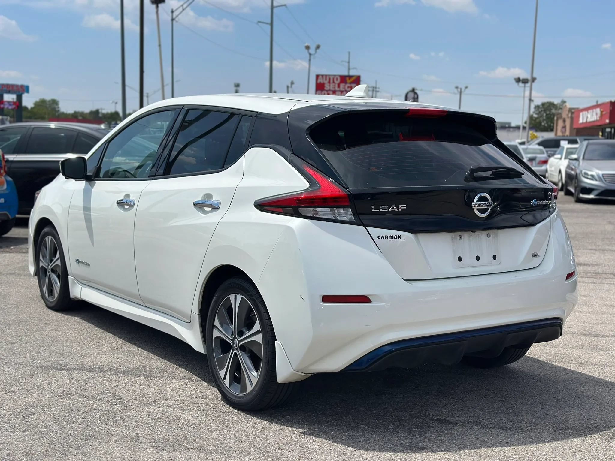 Used 2018 Nissan Leaf SL w/ SL Technology Package FWD image 8