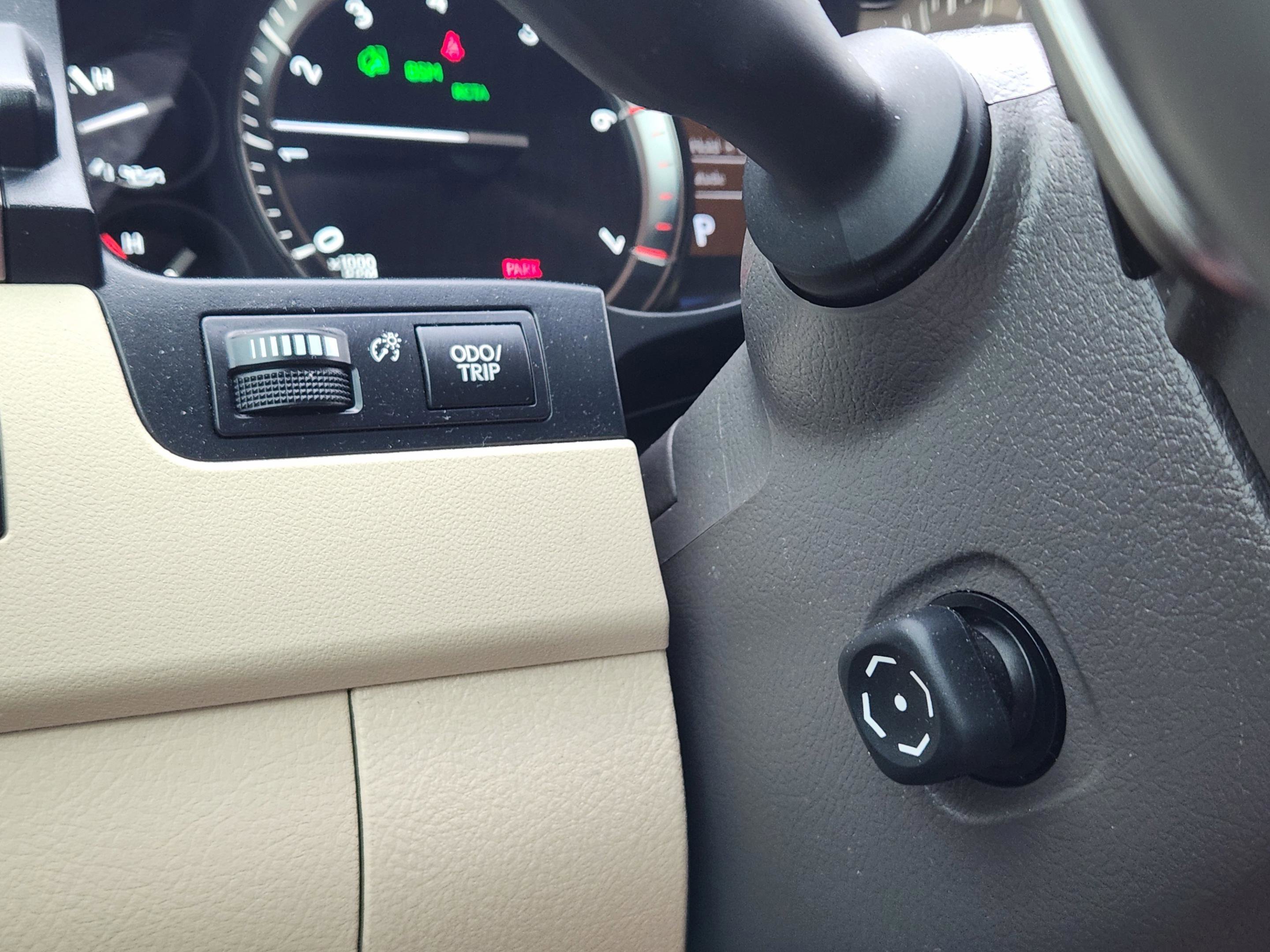 Certified 2021 Lexus LX 570 4WD w/ Luxury Package image 20