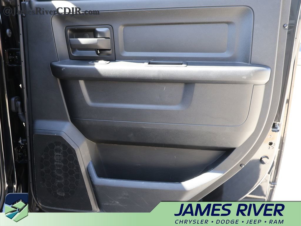 Used 2024 RAM 2500 Tradesman w/ Chrome Appearance Group image 11