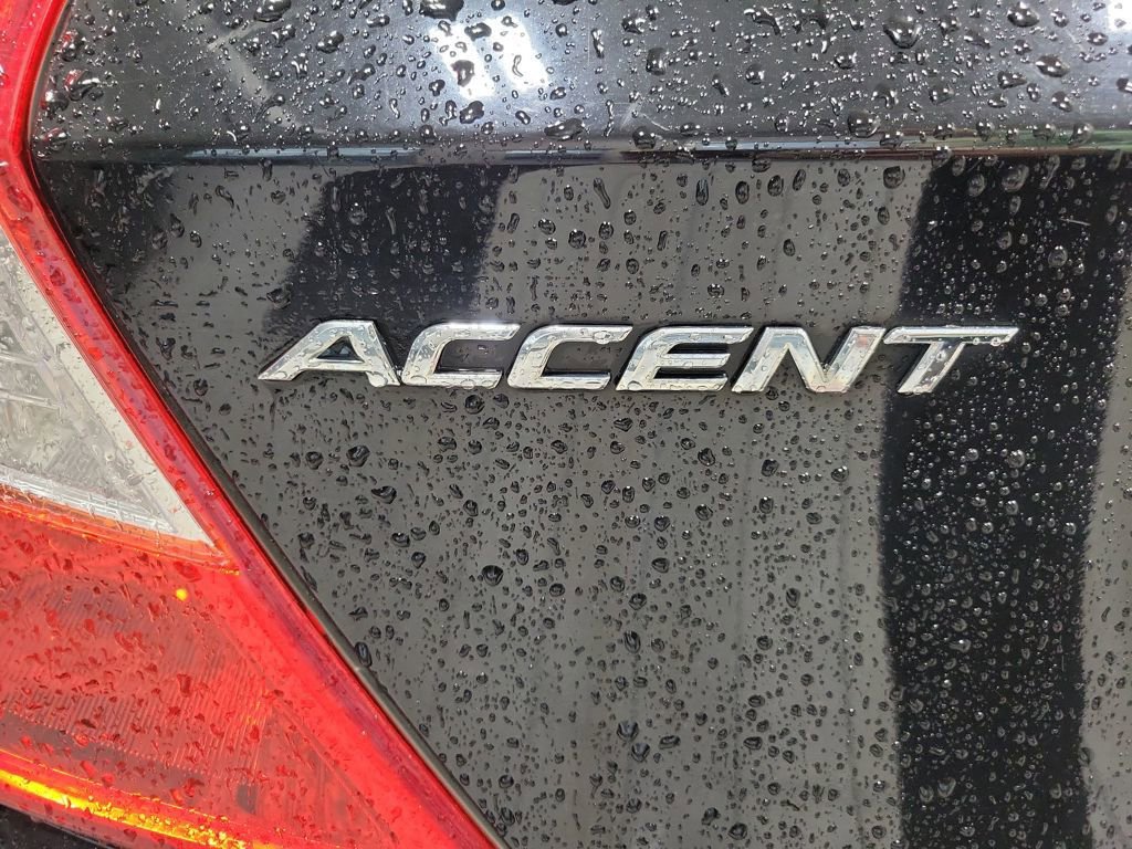 Used 2013 Hyundai Accent SE image 16