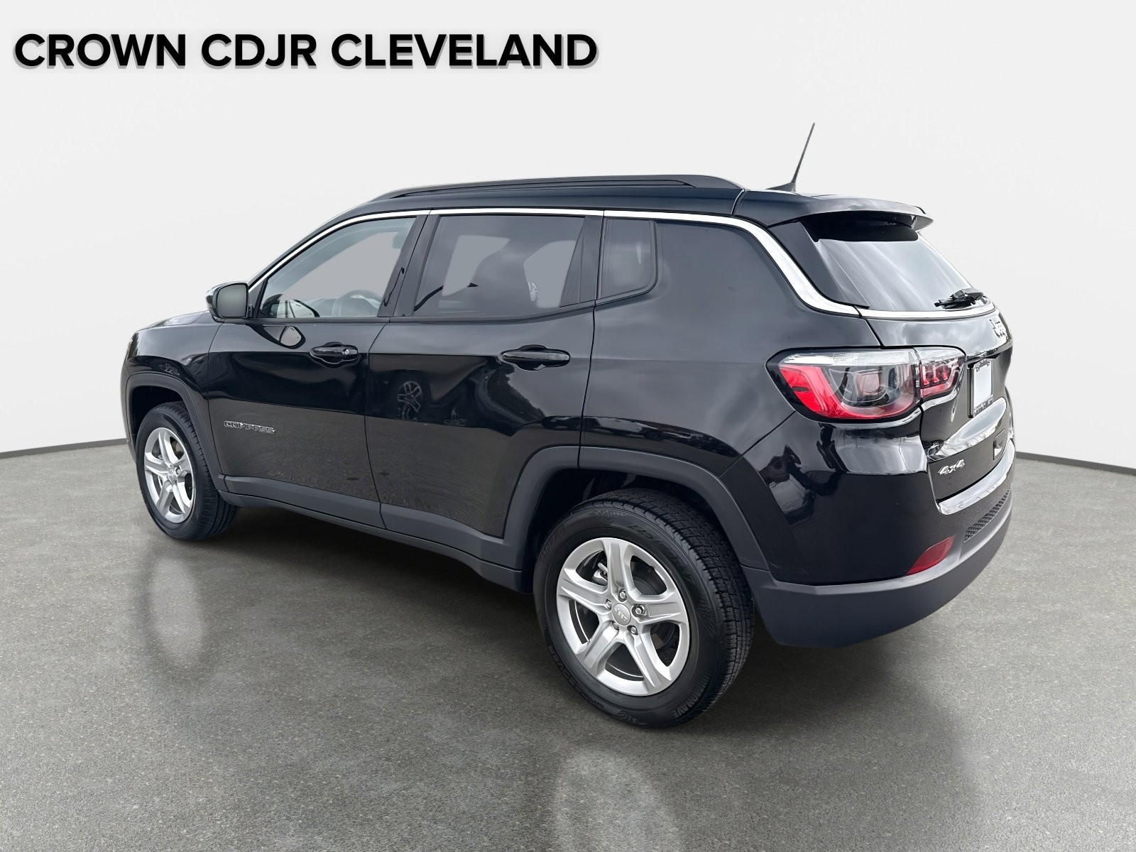 Used 2023 Jeep Compass Latitude image 6