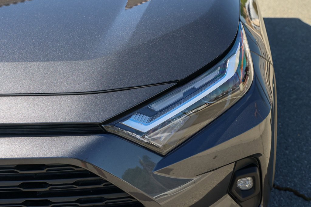 Used 2022 Toyota RAV4 XLE Premium AWD/4WD image 11