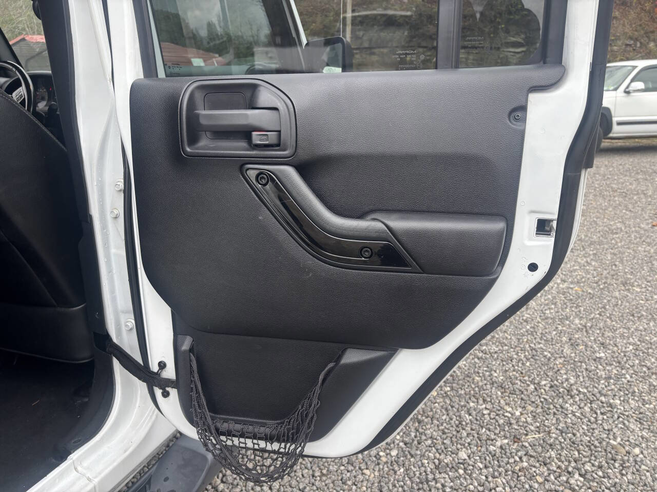 Used 2016 Jeep Wrangler Unlimited Sahara AWD/4WD image 23