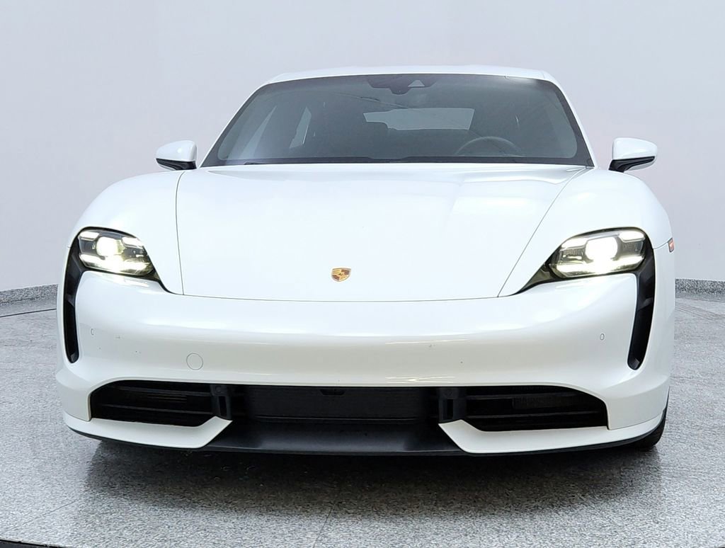 Used 2021 Porsche Taycan Turbo image 9