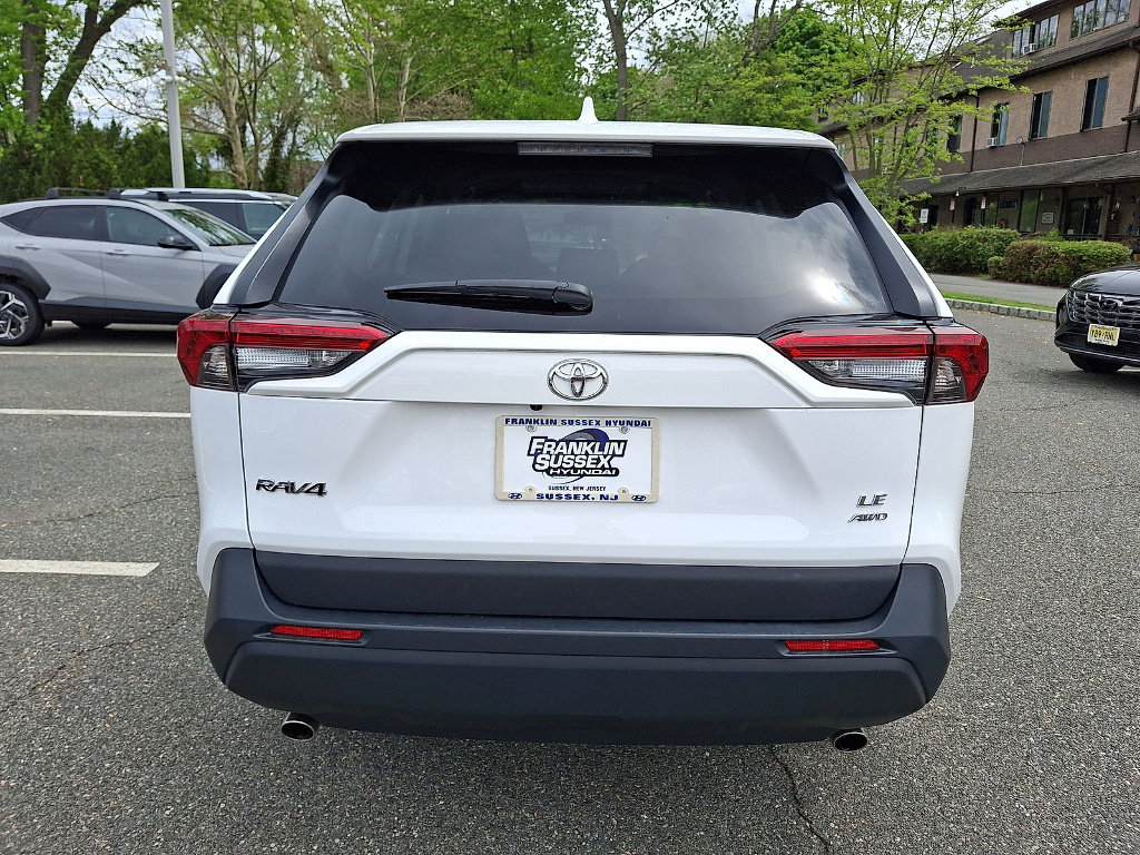 Used 2024 Toyota RAV4 LE AWD/4WD image 22