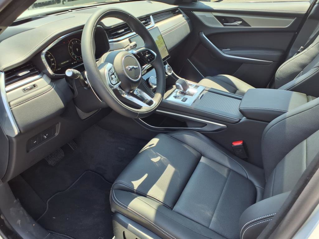 New 2026 Jaguar F-PACE R-Dynamic S image 17