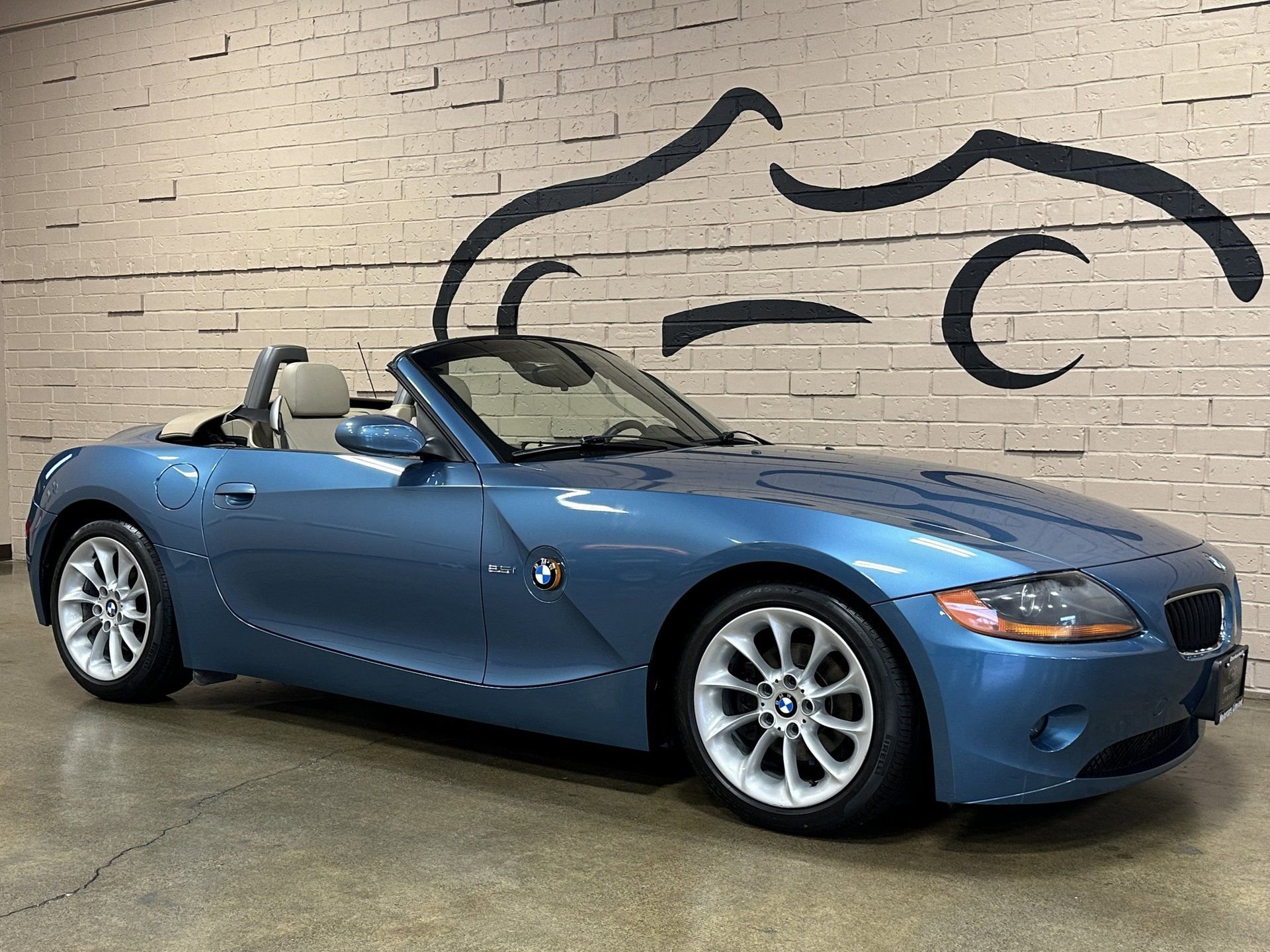 Used 2003 BMW Z4 2.5i image 2