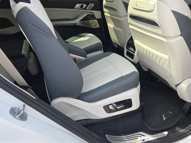 Used 2023 BMW X7 M60i w/ Executive Package AWD/4WD image 10