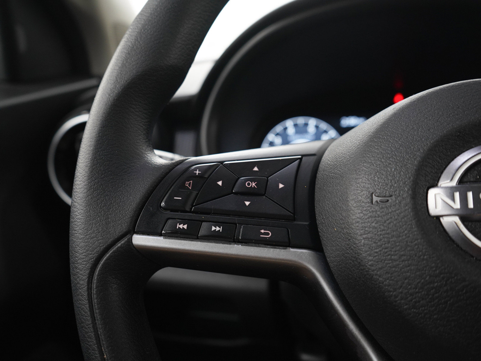 Used 2022 Nissan Kicks SV FWD image 25