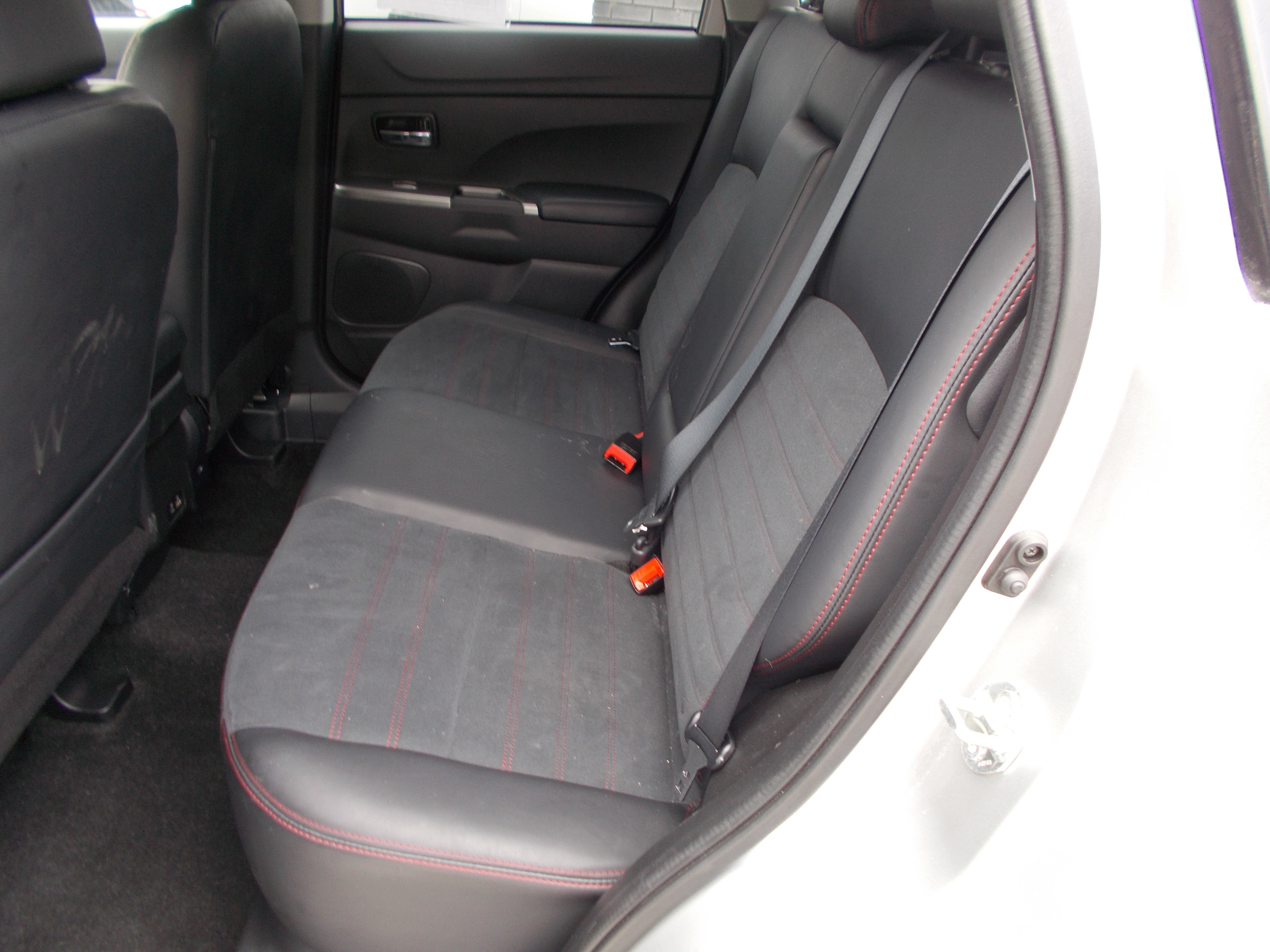 Used 2024 Mitsubishi Outlander Sport SE AWD/4WD image 10