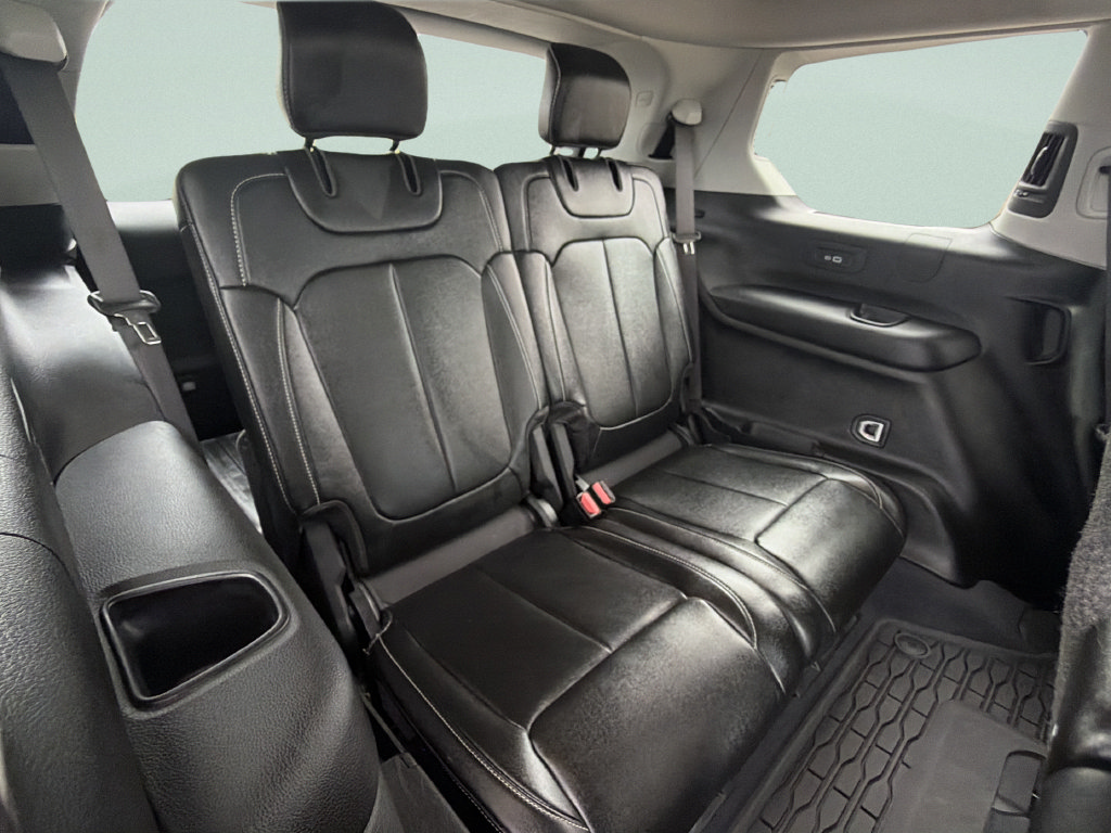 Used 2023 Jeep Grand Cherokee L Limited AWD/4WD image 13