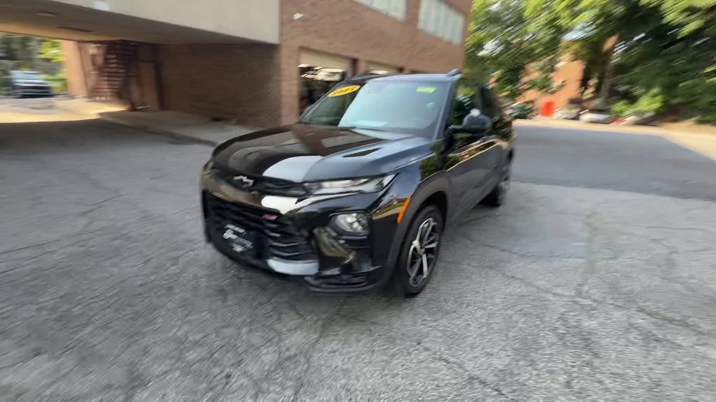 Used 2023 Chevrolet TrailBlazer RS w/ Convenience Package AWD/4WD image 3