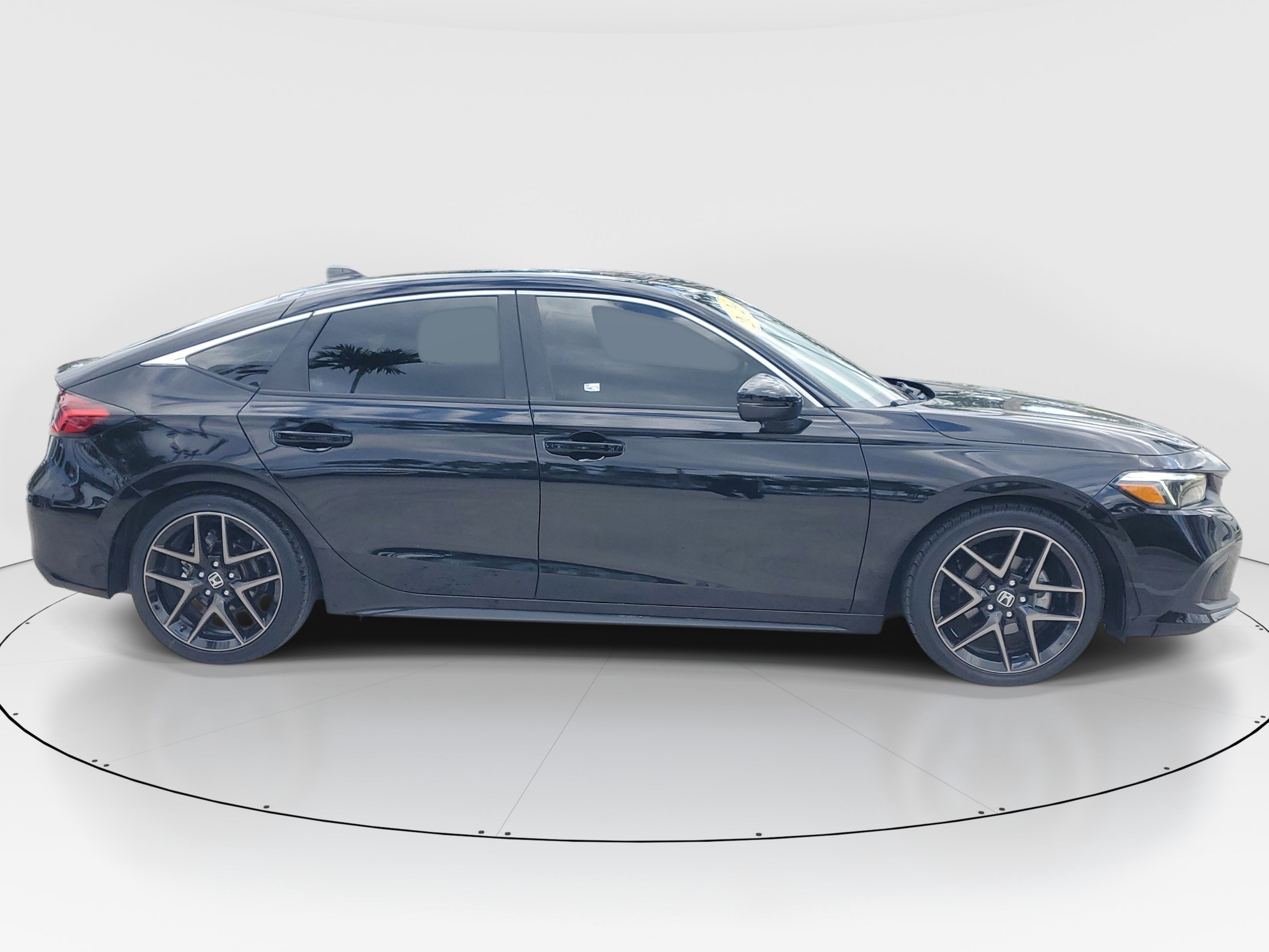Used 2024 Honda Civic Sport Touring image 2