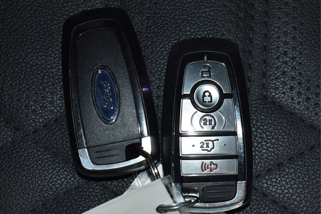 Used 2023 Ford Escape ST-Line Elite w/ Premium Technology Package AWD/4WD image 35