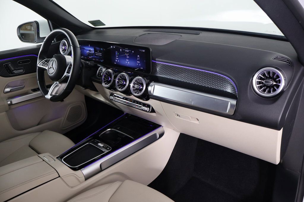 Certified 2025 Mercedes-Benz GLB 250 4MATIC image 9