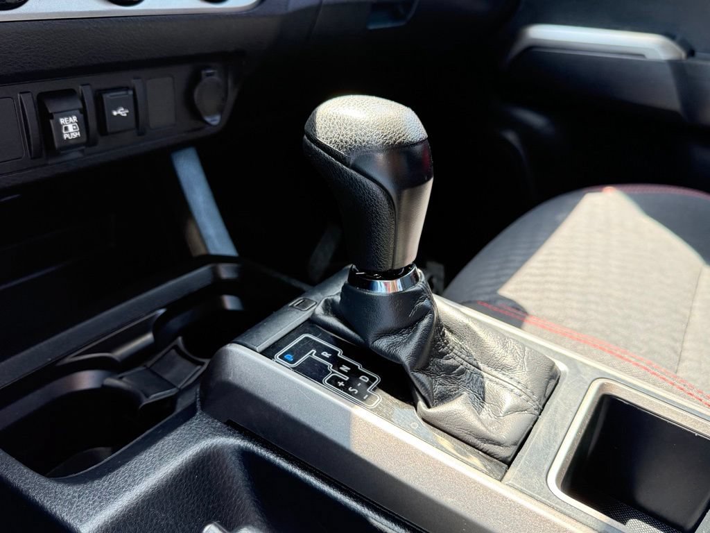 Used 2020 Toyota Tacoma SR5 RWD image 19