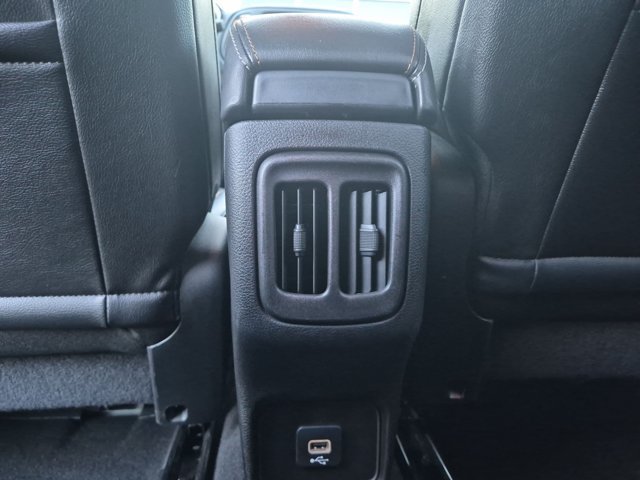 Used 2018 Jeep Compass Latitude AWD/4WD image 17