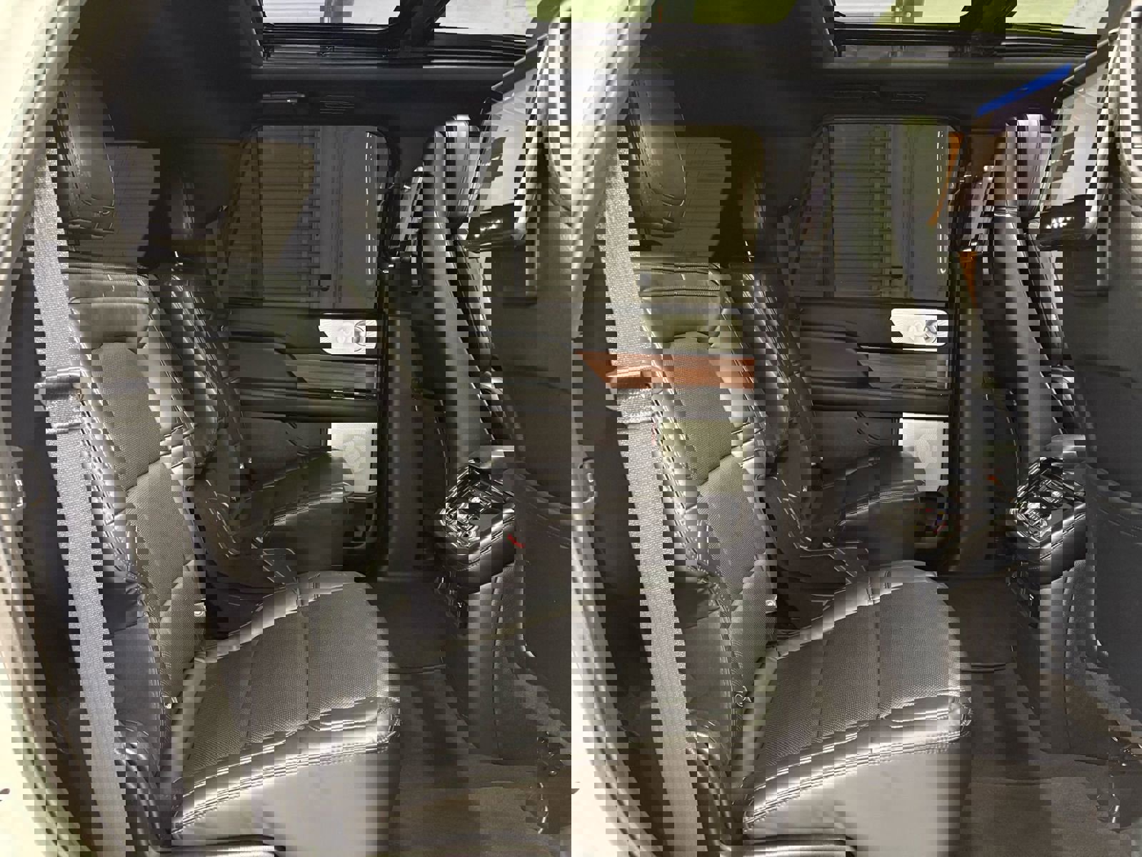 Used 2019 Lincoln Navigator Reserve image 18