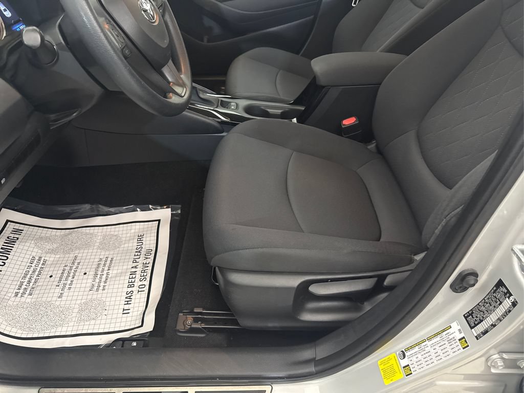 Used 2022 Toyota Corolla LE FWD image 28