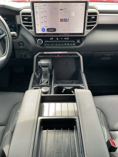 Used 2025 Toyota Tundra Limited AWD/4WD image 26