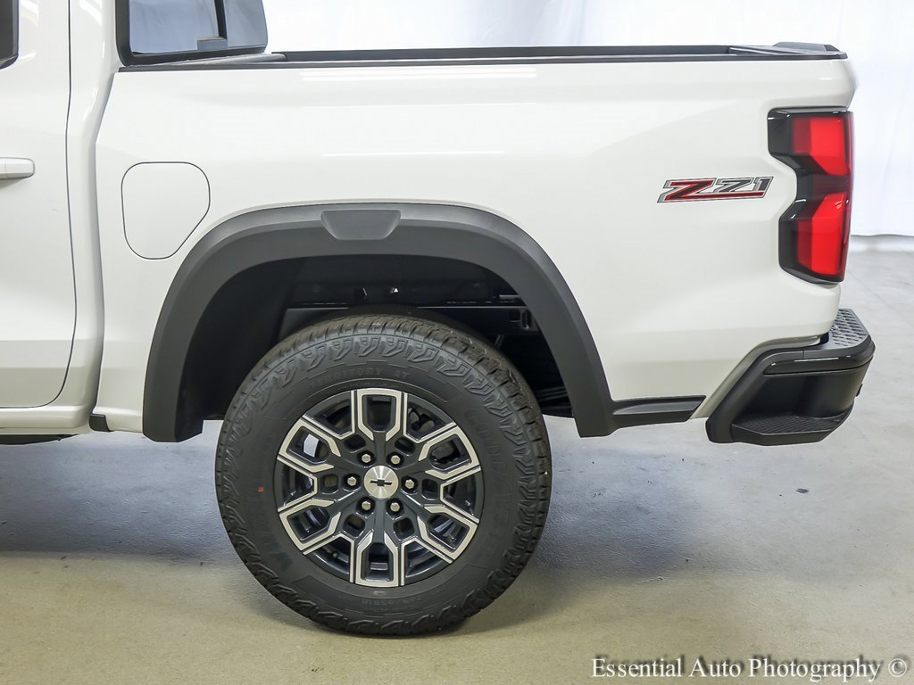 Used 2024 Chevrolet Colorado Z71 w/ Z71 Convenience Package 2 image 9