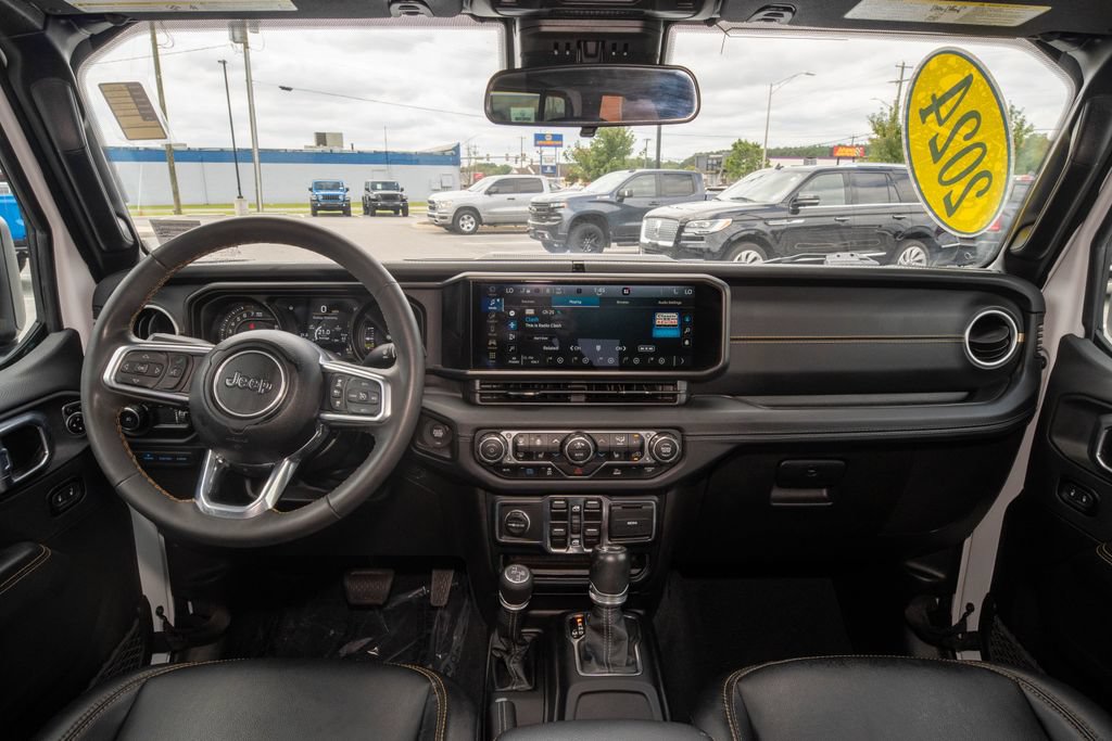 Used 2024 Jeep Wrangler Unlimited Sahara AWD/4WD image 18