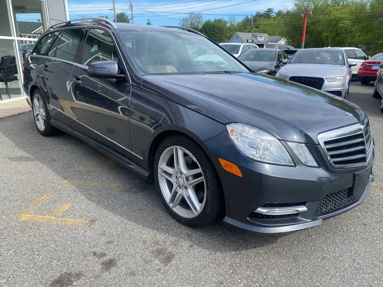 Used 2013 Mercedes-Benz E 350 4MATIC Wagon image 3