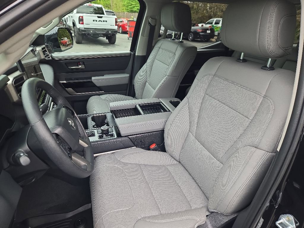 Used 2024 Toyota Tundra Limited AWD/4WD image 14