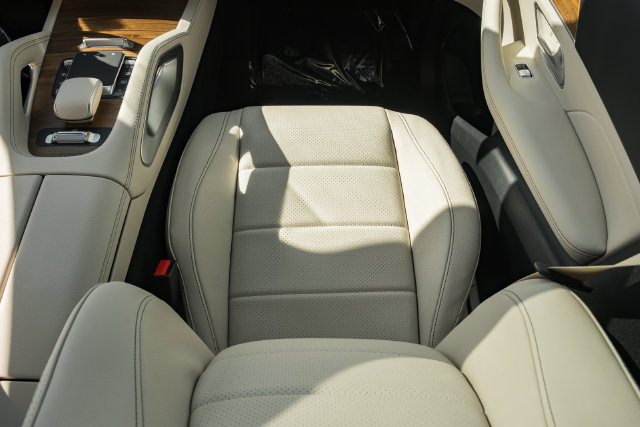 Certified 2025 Mercedes-Benz GLS 450 4MATIC image 33