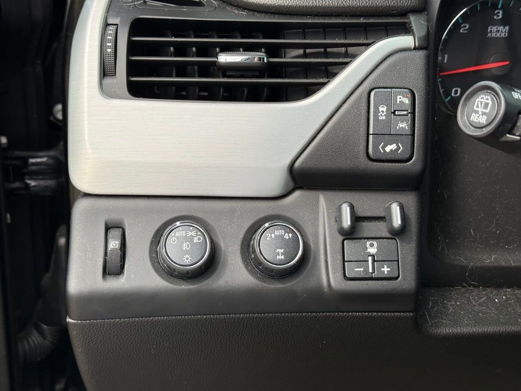 Used 2017 GMC Yukon SLT image 18