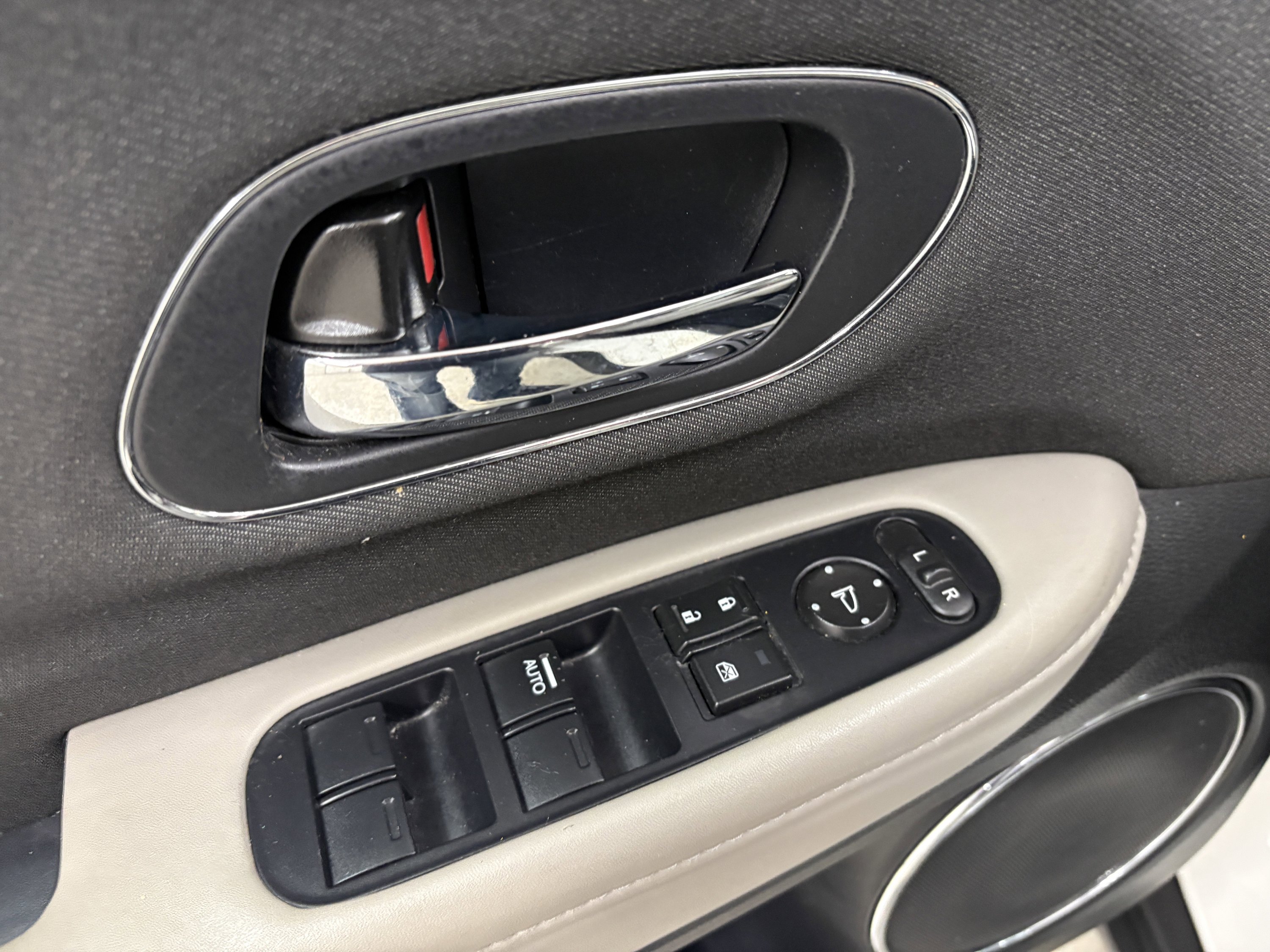Used 2021 Honda HR-V EX image 25
