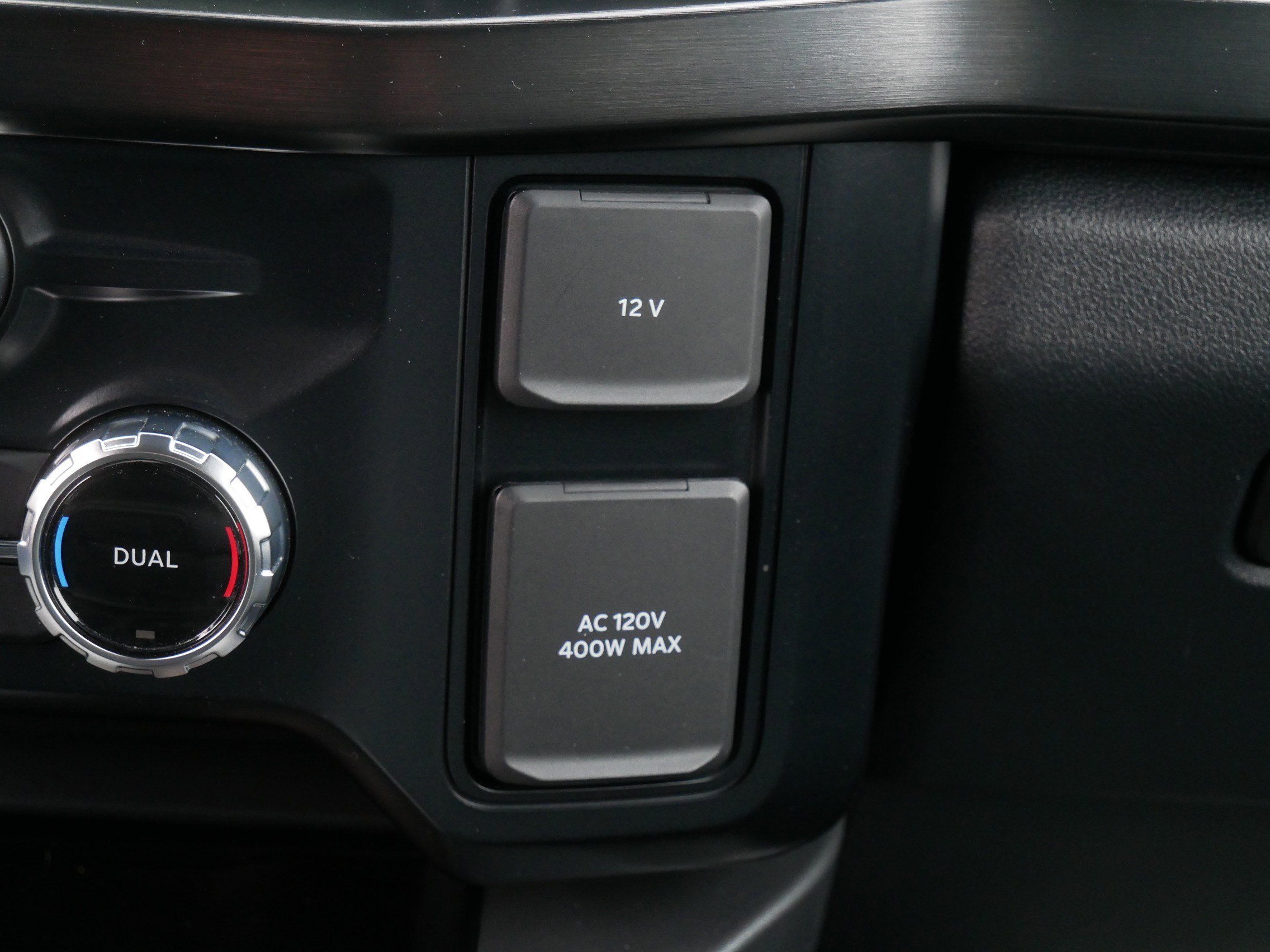 Used 2023 Ford F250 Lariat w/ Camper Package image 32