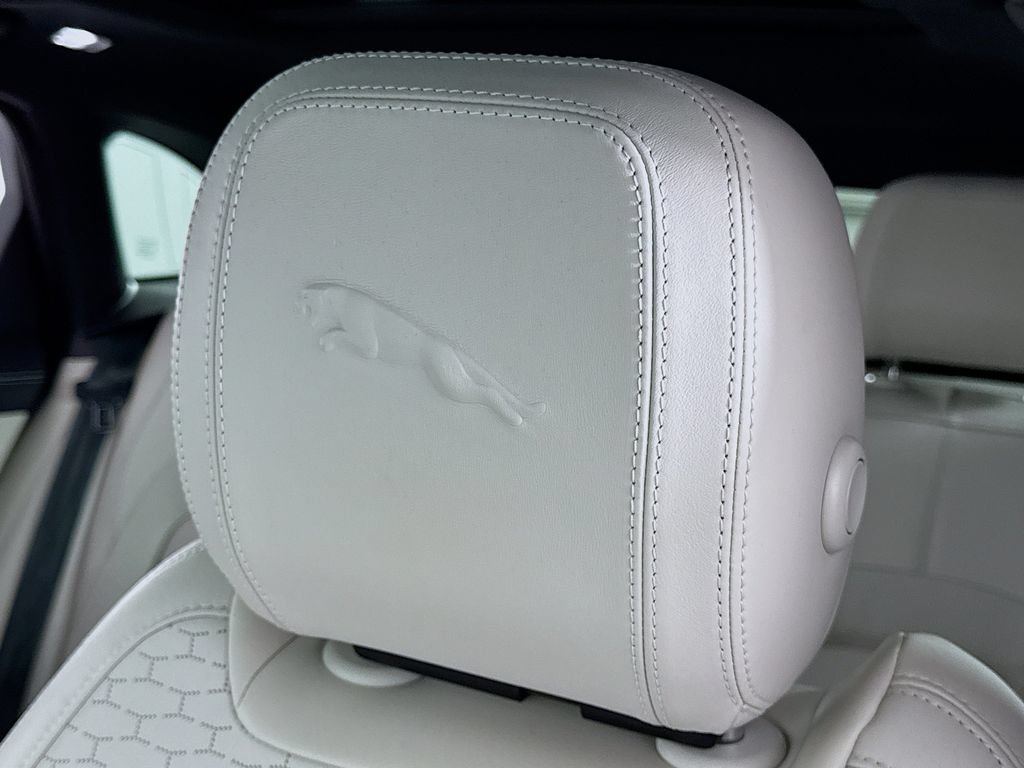 Used 2024 Jaguar F-PACE R-Dynamic S AWD/4WD image 17