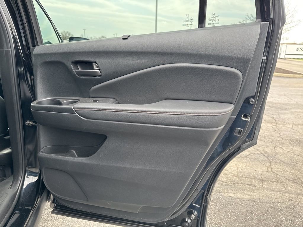 Used 2022 Honda Pilot TrailSport image 39