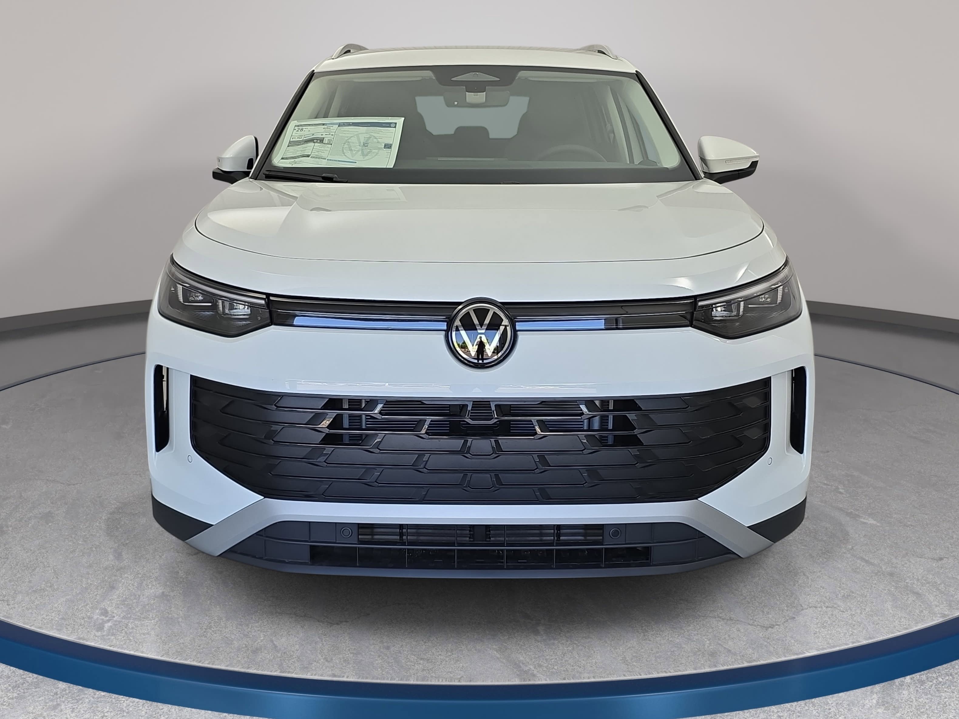 New 2026 Volkswagen Tiguan SE FWD image 2