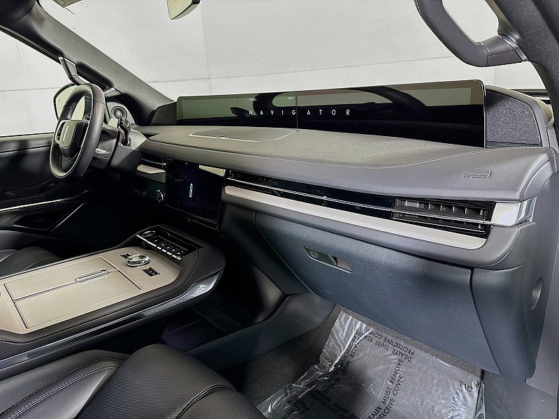 New 2025 Lincoln Navigator L Reserve w/ Jet Appearance Package image 32
