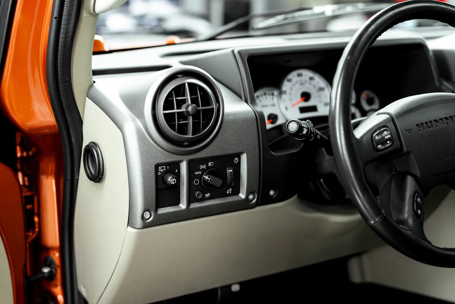 Used 2003 HUMMER H2 w/ Preferred Equipment Group AWD/4WD image 14