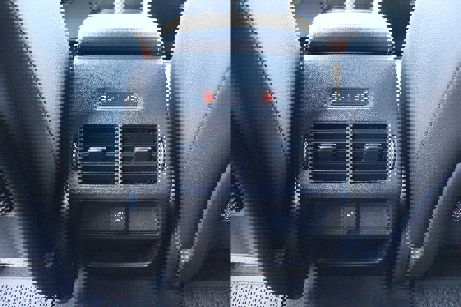 Used 2019 Jaguar E-PACE R-Dynamic S image 27