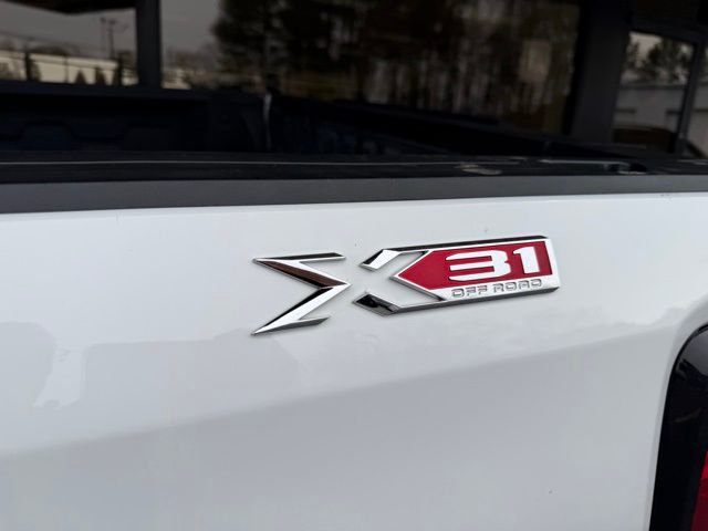 Used 2022 GMC Sierra 1500 SLT w/ SLT Premium Plus Package image 9