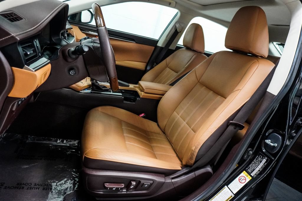 Used 2018 Lexus ES 350 w/ Luxury Package w/Wood Trim FWD image 17